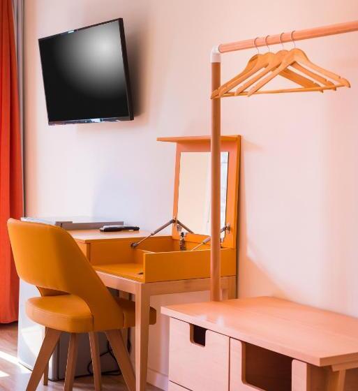 חדר סופריור עם מרפסת, Thejoy City Suites
