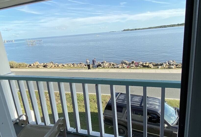 Номер Романтика Вид на Море, Beach Front Motel Cedar Key
