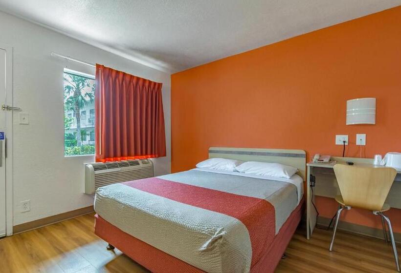 Номер Стандарт Адаптированный для Инвалидов, Motel 6 Ft. Pierce, Fl