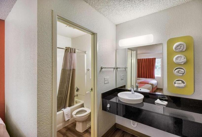 四人标准间, Motel 6 Everett, Wa  South