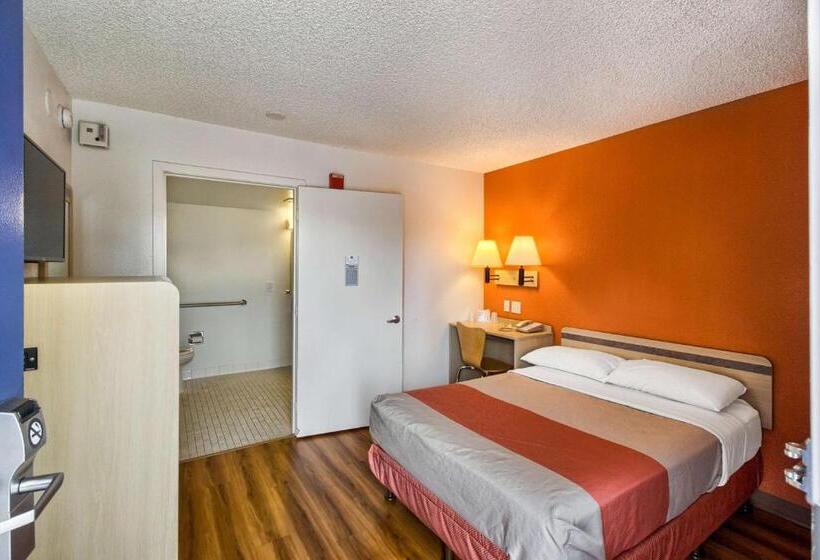 장애인을 위한 스탠다드 룸, Motel 6 Everett, Wa  South