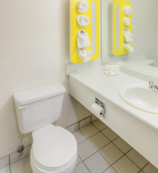 Стандартный Номер Кровать Кинг, Motel 6 Regina, Sk
