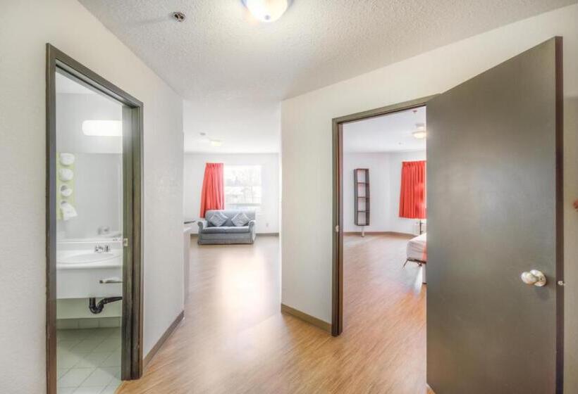Люкс Кровать Кинг, Motel 6 Regina, Sk