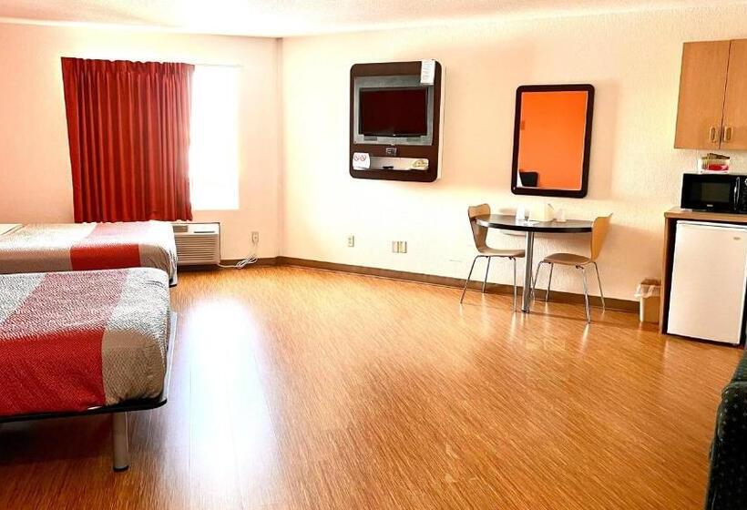 Люкс, Motel 6 Regina, Sk