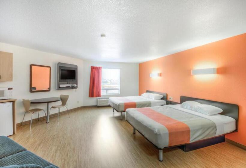 Люкс, Motel 6 Regina, Sk
