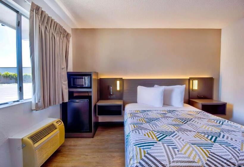 장애인을 위한 스탠다드 룸, Motel 6vallejo, Ca  Six Flags West