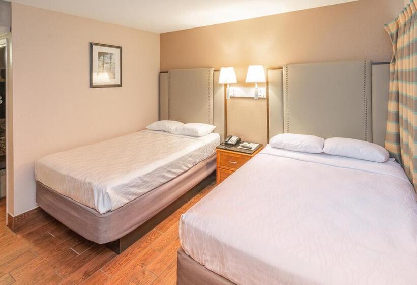 Номер Стандарт 2 Двуспальные Кровати, Budgetel Inn & Suites
