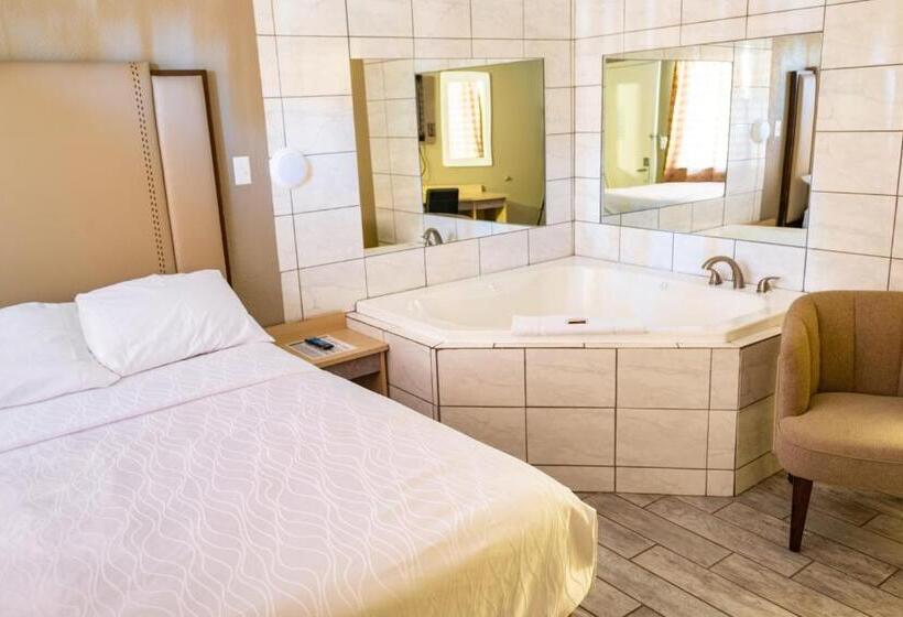 Люкс, Budgetel Inn & Suites