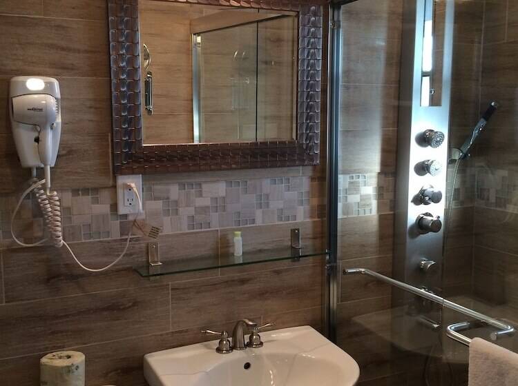 חדק דלוקס עם ג'קוזי, Olux Hotel Motel Suites