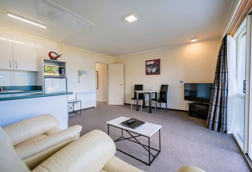 1 Bedroom Apartment Lake View, Fiordland Lakeview Motel And Apartments