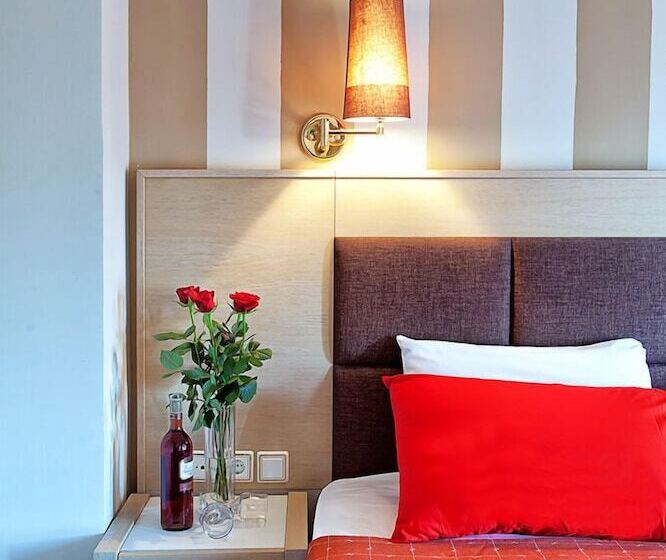 اتاق استاندارد با چشم‌انداز دریاچه, Anastassiou Hotel   Bike And Motorcycle Friendly