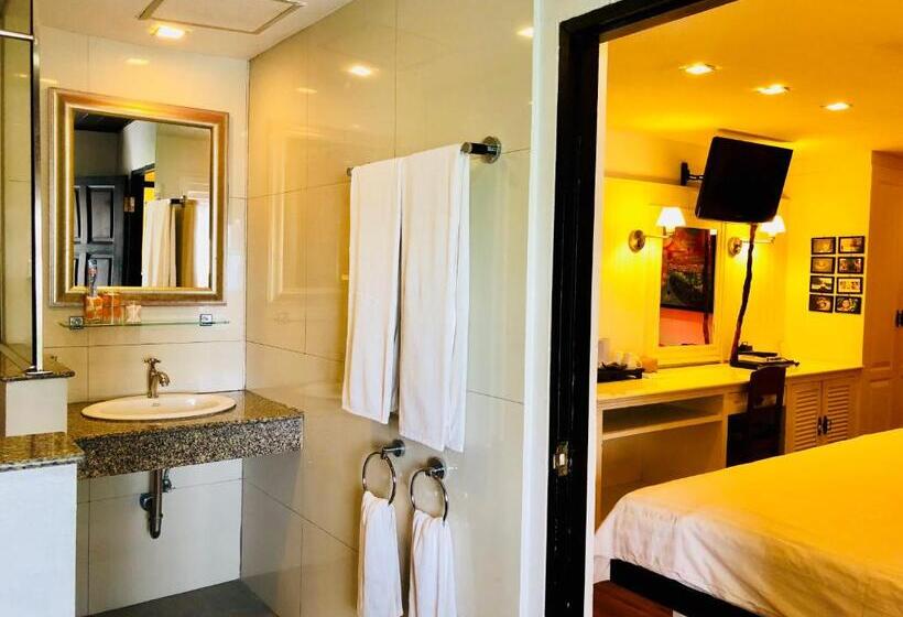 Superior Room King Size Bed, Baipho Lifestyle