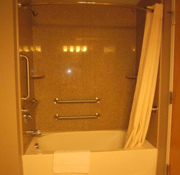 장애인을 위한 스탠다드 룸, Red Carpet Inn And Suites Monmouth Junction