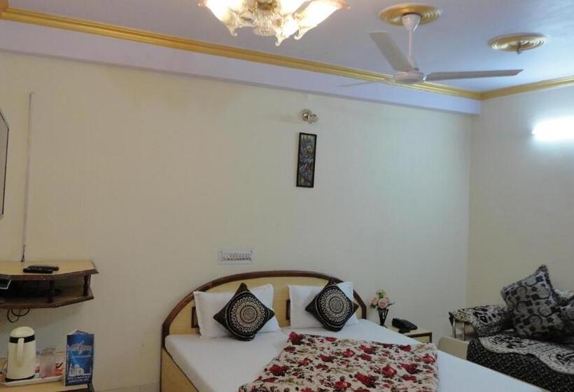 Номер Deluxe, Swarajya Palace