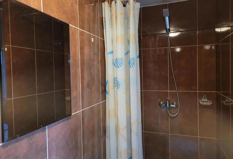 Номер Deluxe, Sebar