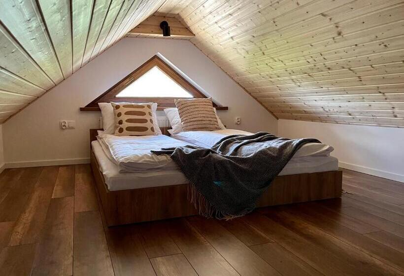 Quarto Familiar, Donikąd
