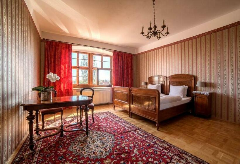 Номер Стандарт, Boutique Pałac Warmątowice Sienkiewiczowskie