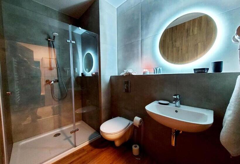 Номер Стандарт, Pensjonat I Restauracja Hubertówka