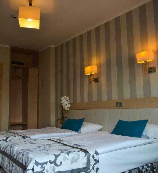 Номер Стандарт, Restauracja 32 Motel