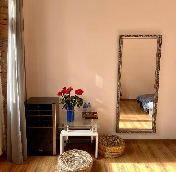 غرفة قياسية مزوَّدة بشُرفة, Topolove Rooms & Apartments