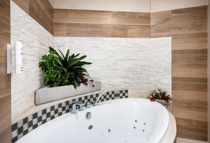 Номер Deluxe с Гидромассажем, Eco Villa Grand Karpatia Ski&spa