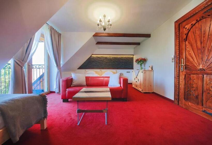 Трехместный Номер Стандарт с Балконом, Eco Villa Grand Karpatia Ski&spa