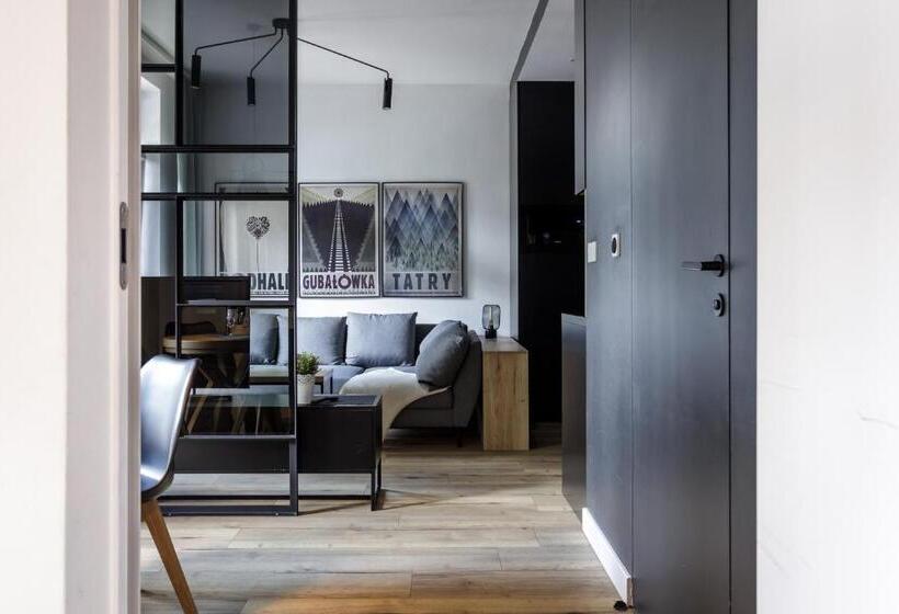 آپارتمان 1 خوابه با چشم‌انداز, Mountain Apartments Jagiellońska Residence