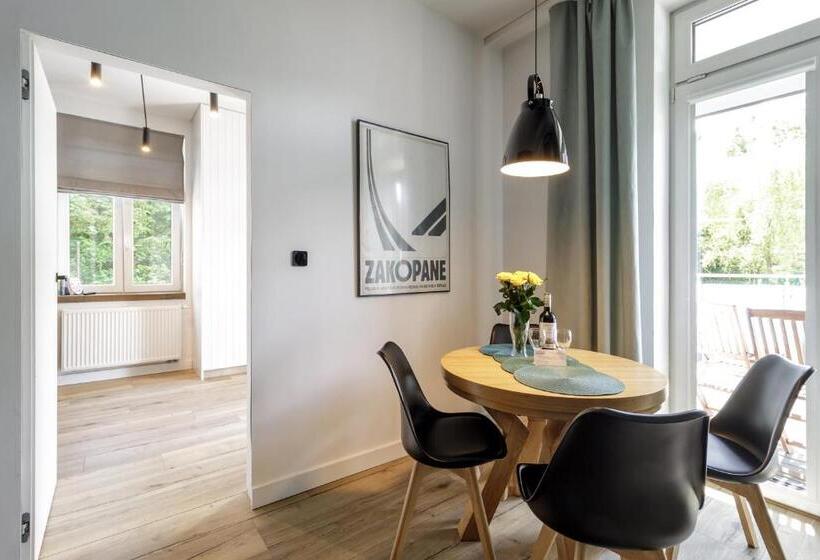 آپارتمان 1 خوابه با چشم‌انداز, Mountain Apartments Jagiellońska Residence