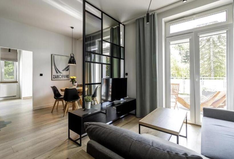 آپارتمان 1 خوابه با چشم‌انداز, Mountain Apartments Jagiellońska Residence