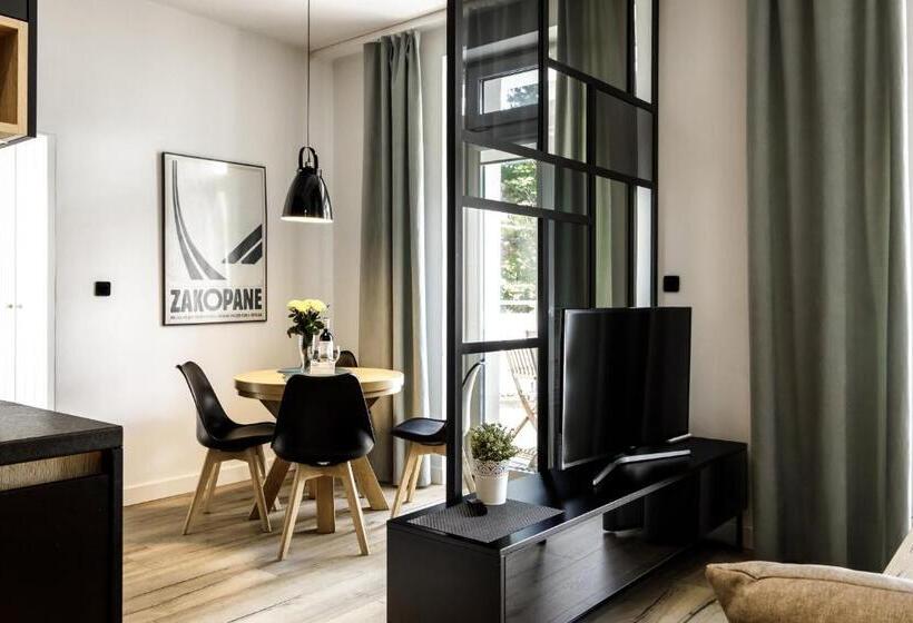 آپارتمان 1 خوابه با چشم‌انداز, Mountain Apartments Jagiellońska Residence