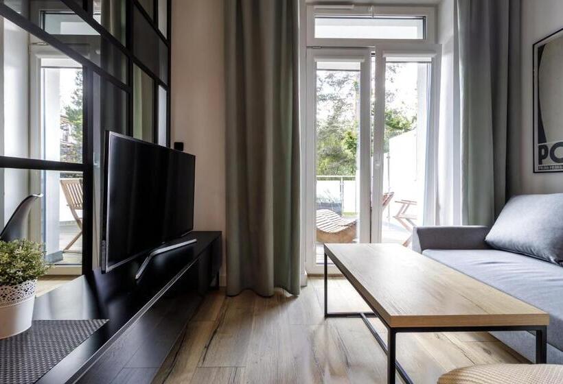 آپارتمان 1 خوابه با چشم‌انداز, Mountain Apartments Jagiellońska Residence