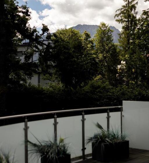 آپارتمان 1 خوابه با چشم‌انداز, Mountain Apartments Jagiellońska Residence