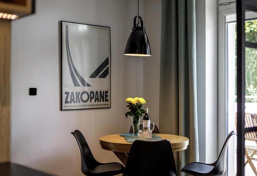 آپارتمان 1 خوابه با چشم‌انداز, Mountain Apartments Jagiellońska Residence