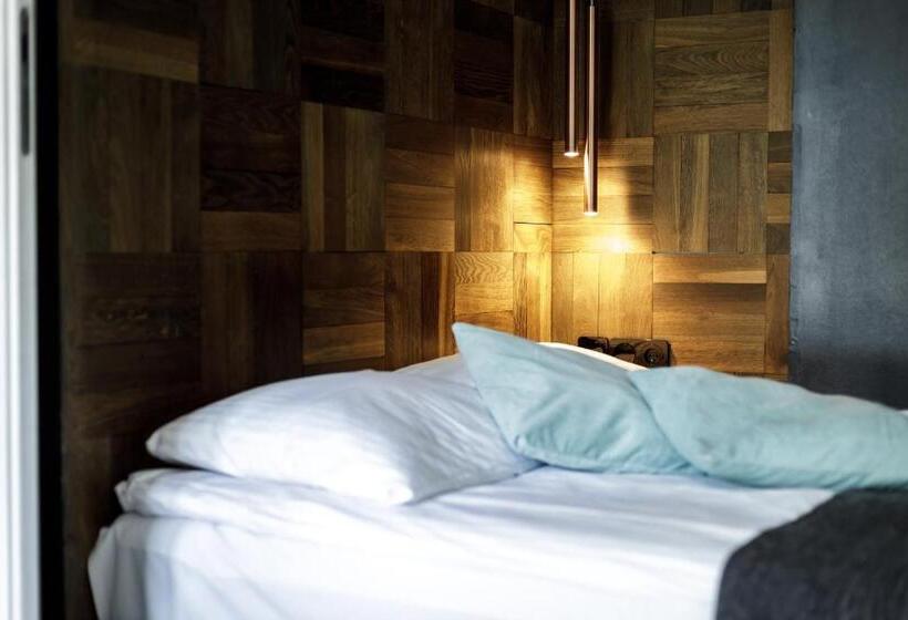 آپارتمان 1 خوابه با چشم‌انداز, Mountain Apartments Jagiellońska Residence