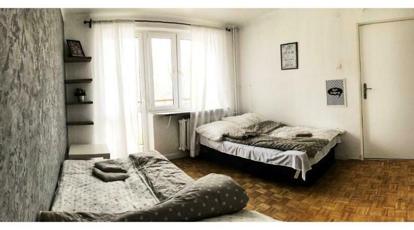 اتاق استاندارد چهارنفره با سرویس بهداشتی مشترک, Kwadrat B&b Jałowego