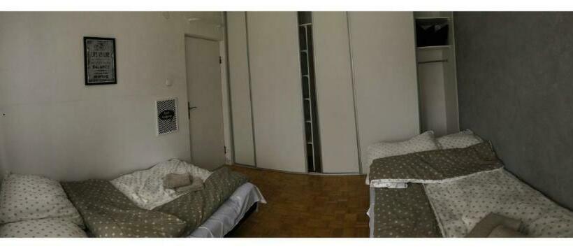 اتاق استاندارد چهارنفره با سرویس بهداشتی مشترک, Kwadrat B&b Jałowego