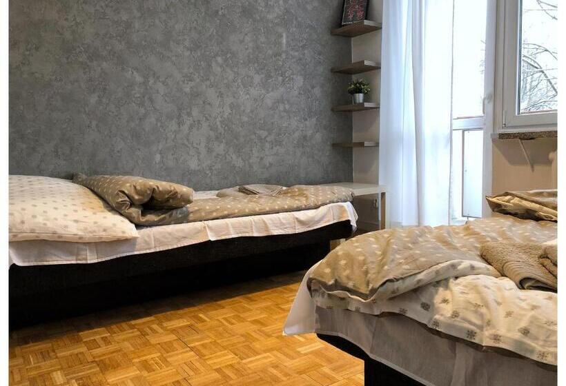 اتاق استاندارد با سرویس بهداشتی مشترک, Kwadrat B&b Jałowego