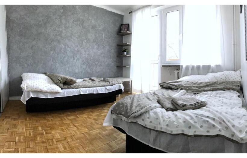 اتاق استاندارد با سرویس بهداشتی مشترک, Kwadrat B&b Jałowego