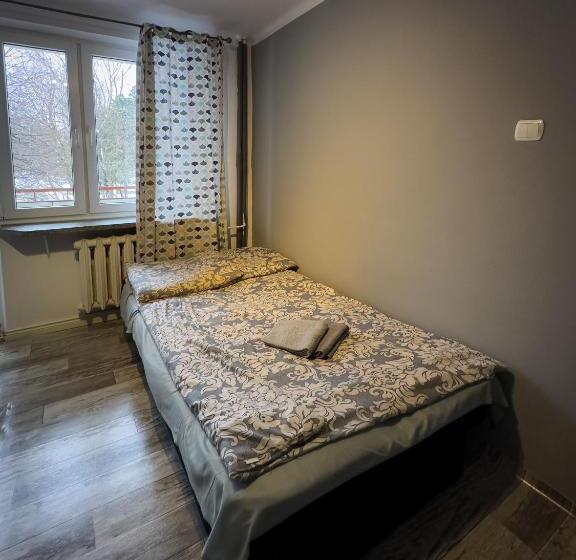 اتاق استاندارد چهارنفره با سرویس بهداشتی مشترک, Kwadrat B&b Jałowego