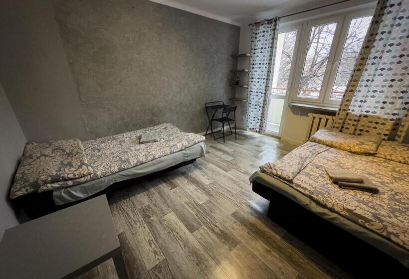 اتاق استاندارد چهارنفره با سرویس بهداشتی مشترک, Kwadrat B&b Jałowego