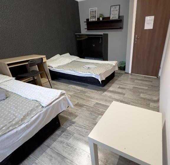 اتاق استاندارد با سرویس بهداشتی مشترک, Kwadrat B&b Jałowego