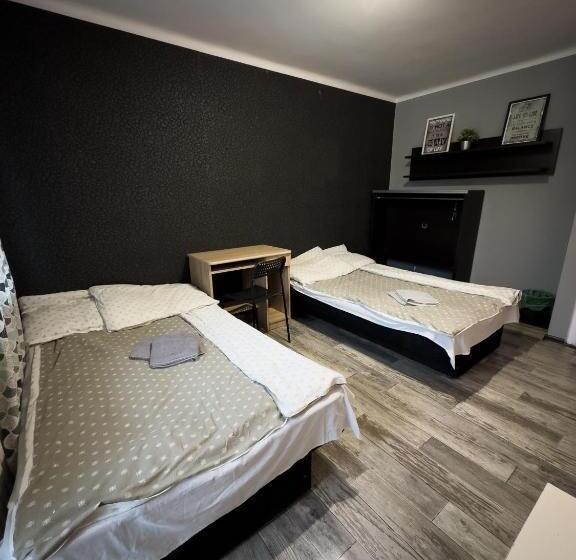اتاق استاندارد با سرویس بهداشتی مشترک, Kwadrat B&b Jałowego