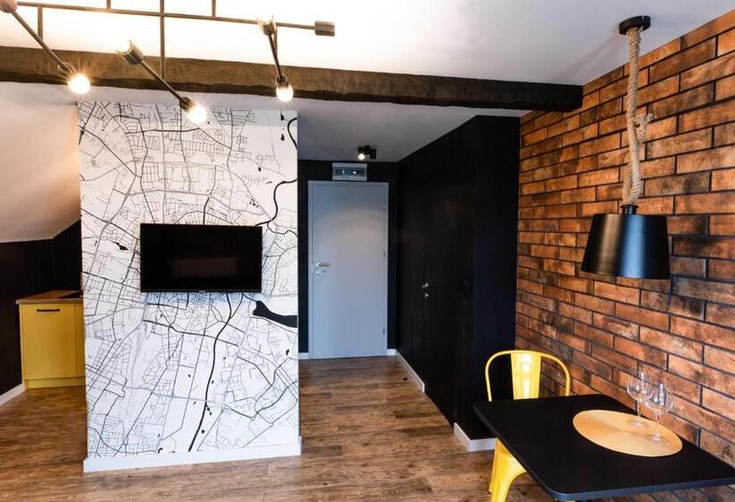 Четырехместный Номер Стандарт с Балконом, Stylowe Apartamenty Plewiska