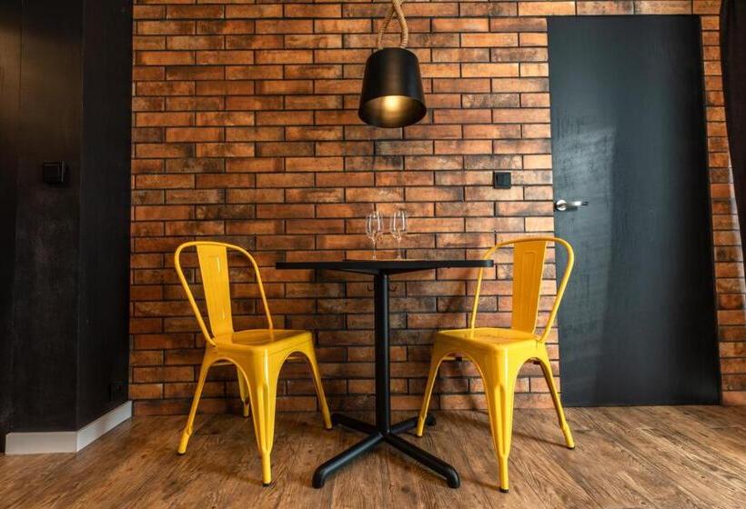 Четырехместный Номер Стандарт с Балконом, Stylowe Apartamenty Plewiska