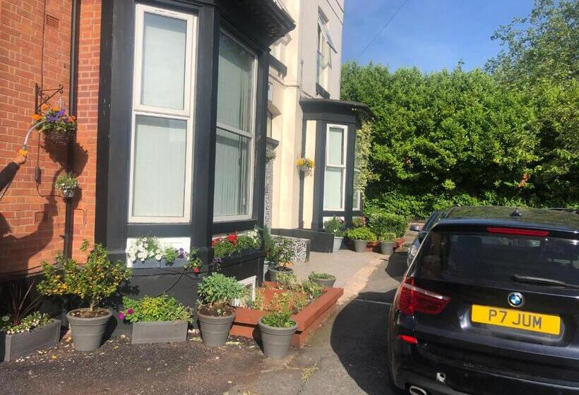 Номер Стандарт Четырехместный Совместный Санузел, Hendham House