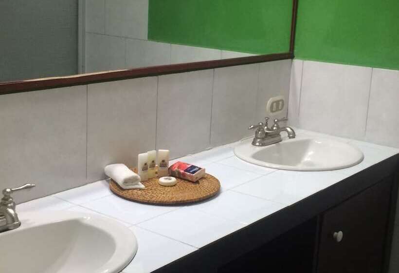 اتاق استاندارد با چشم‌انداز دریا, Sabas Beach Resort