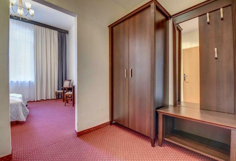 اتاق استاندارد, Savoy