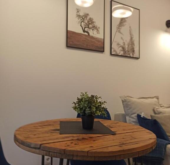 سوییت جونیور, Hostel Pałacyk