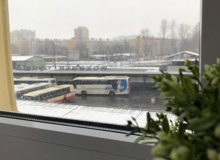 اتاق استاندارد, Kwadrat Apartamenty Grottgera