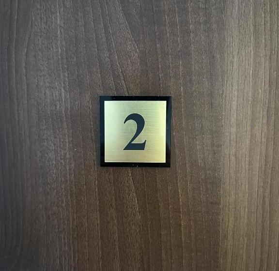 اتاق اکونومی, Kwadrat Apartamenty Grottgera